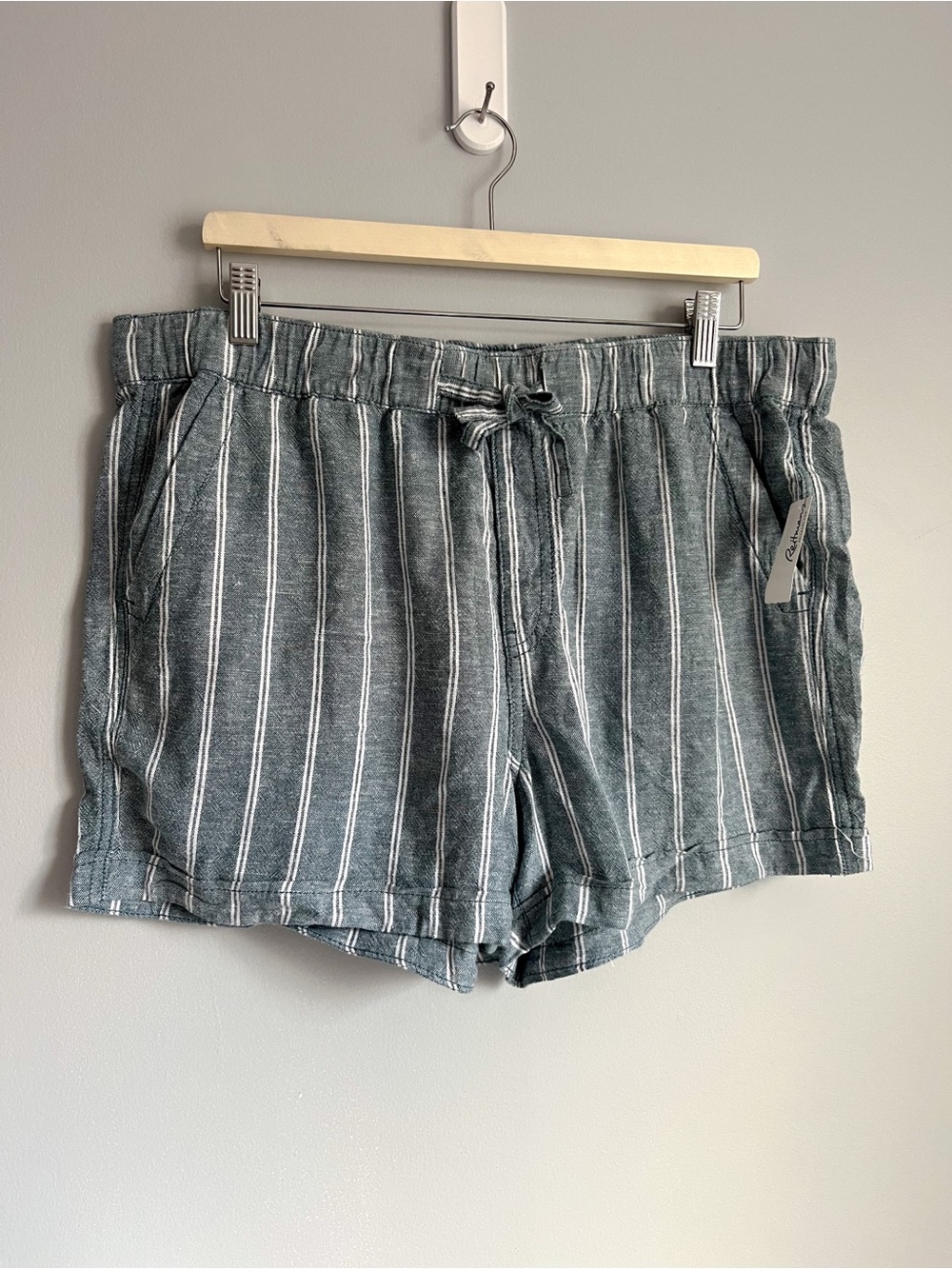 NEW Women’s Striped Linen blend Reitmans Shorts